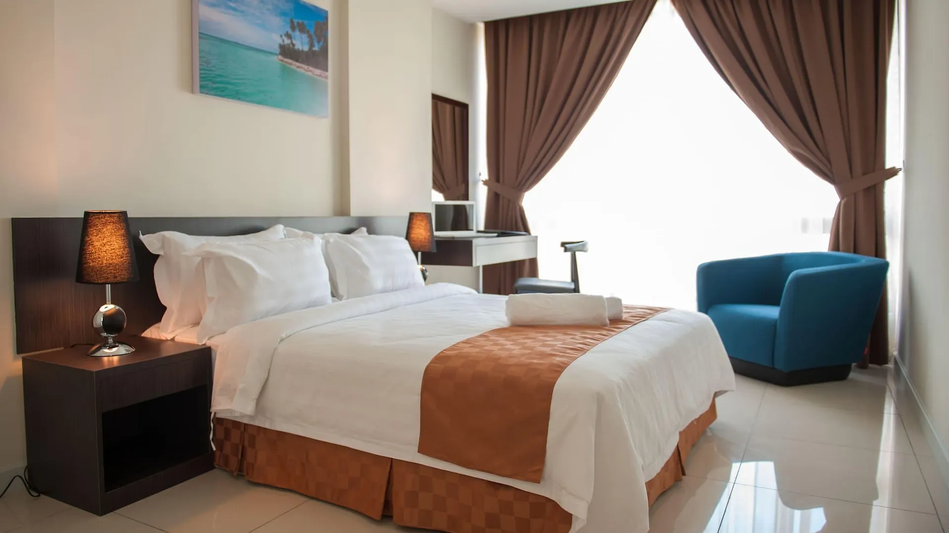 Sky Hotel Kota Kinabalu 4*,  Malajzia